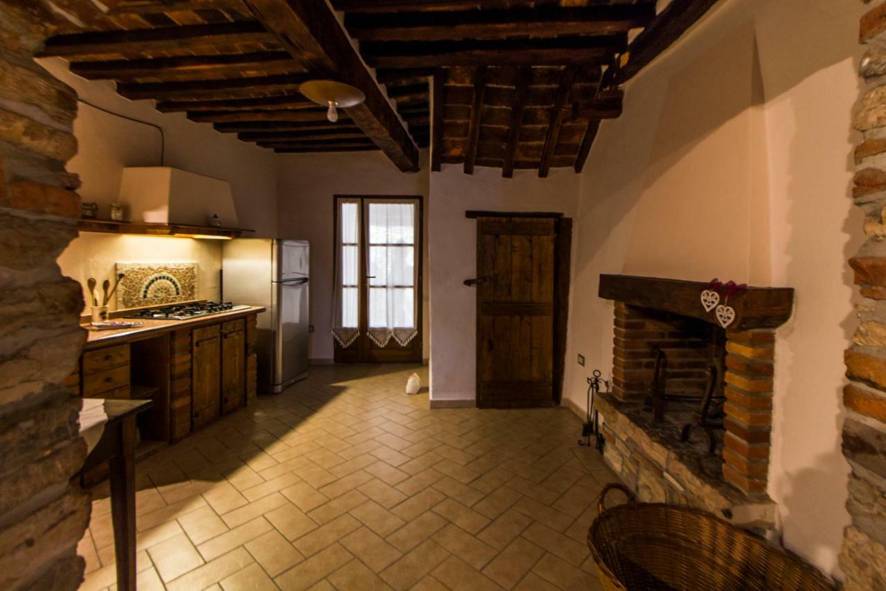 Ferienwohnung Le Dame Del Borgo Sassetta Exterior foto