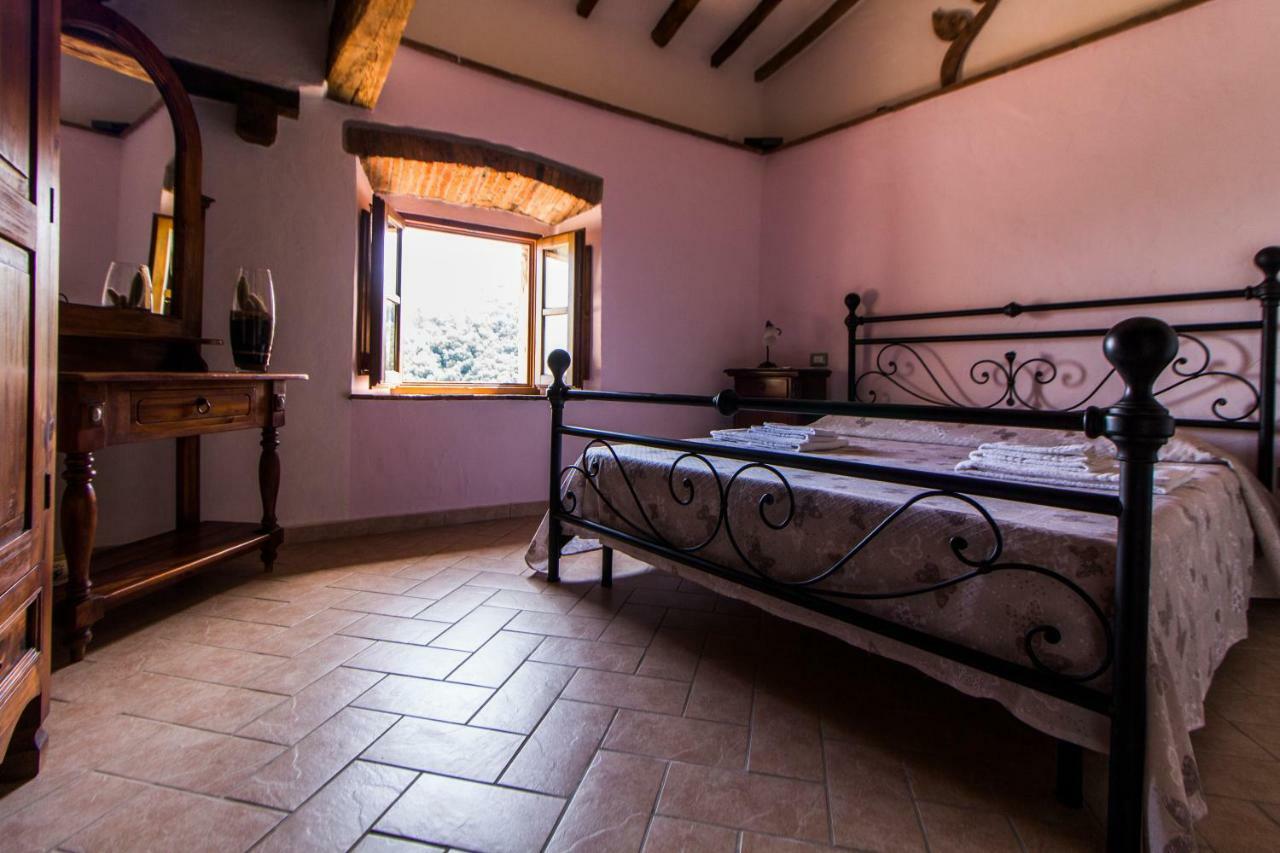 Ferienwohnung Le Dame Del Borgo Sassetta Exterior foto
