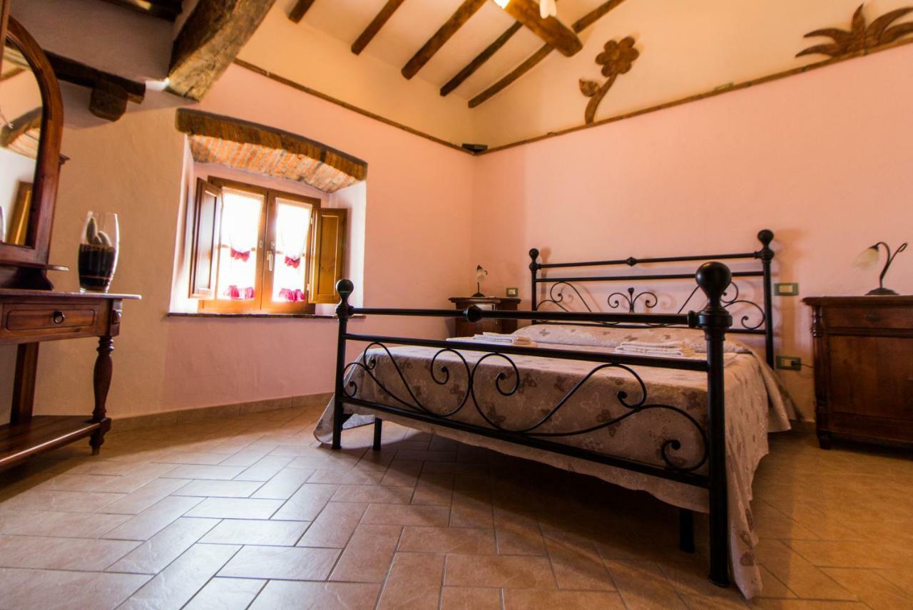 Ferienwohnung Le Dame Del Borgo Sassetta Exterior foto