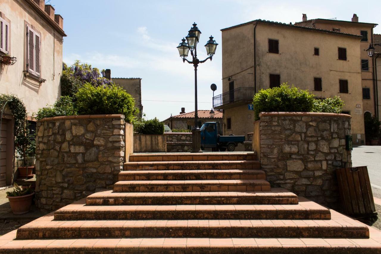 Ferienwohnung Le Dame Del Borgo Sassetta Exterior foto